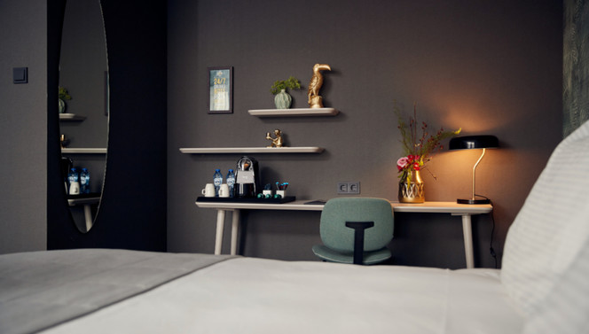 Honeymoon Suite Schreibtisch